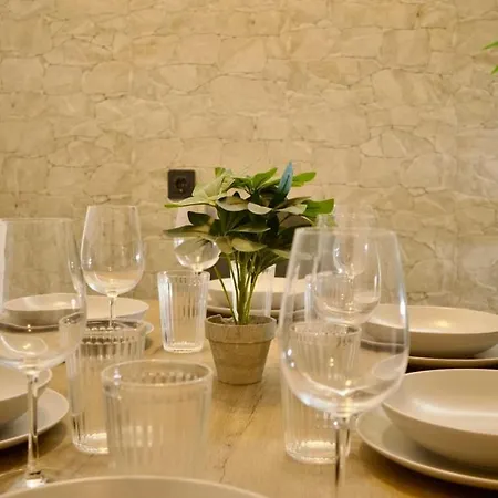 Modern Flat 6 Pax Canteras